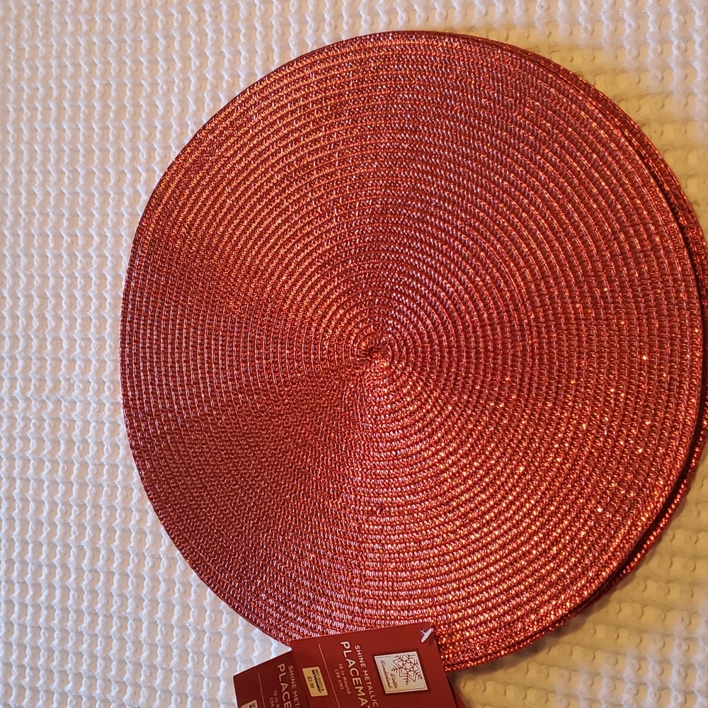 6 NWT RED Placemats